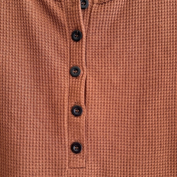 Amazon Waffle Knit Thermal Long Sleeve Shirt, Burnt Orange/Brown, Size Medium - Picture 10 of 16